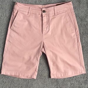 Mens slim chino shorts, light pink